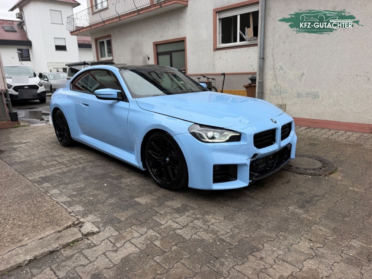 Schadensbeitrag BMW M2: Gesamtansicht: Die Front von schräg vorn