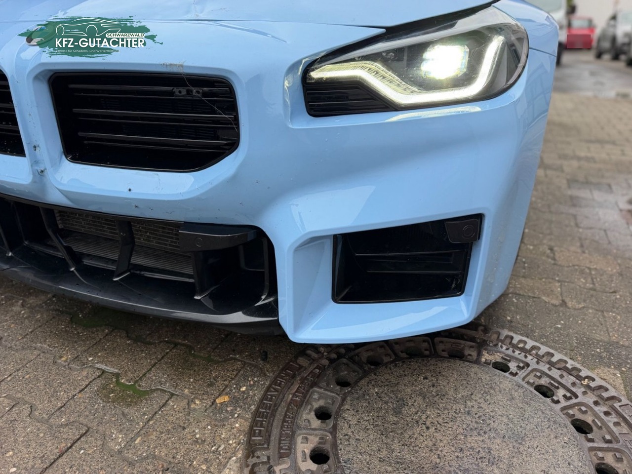 Schadensbeitrag BMW M2: Spuren an Niere und Frontschürze