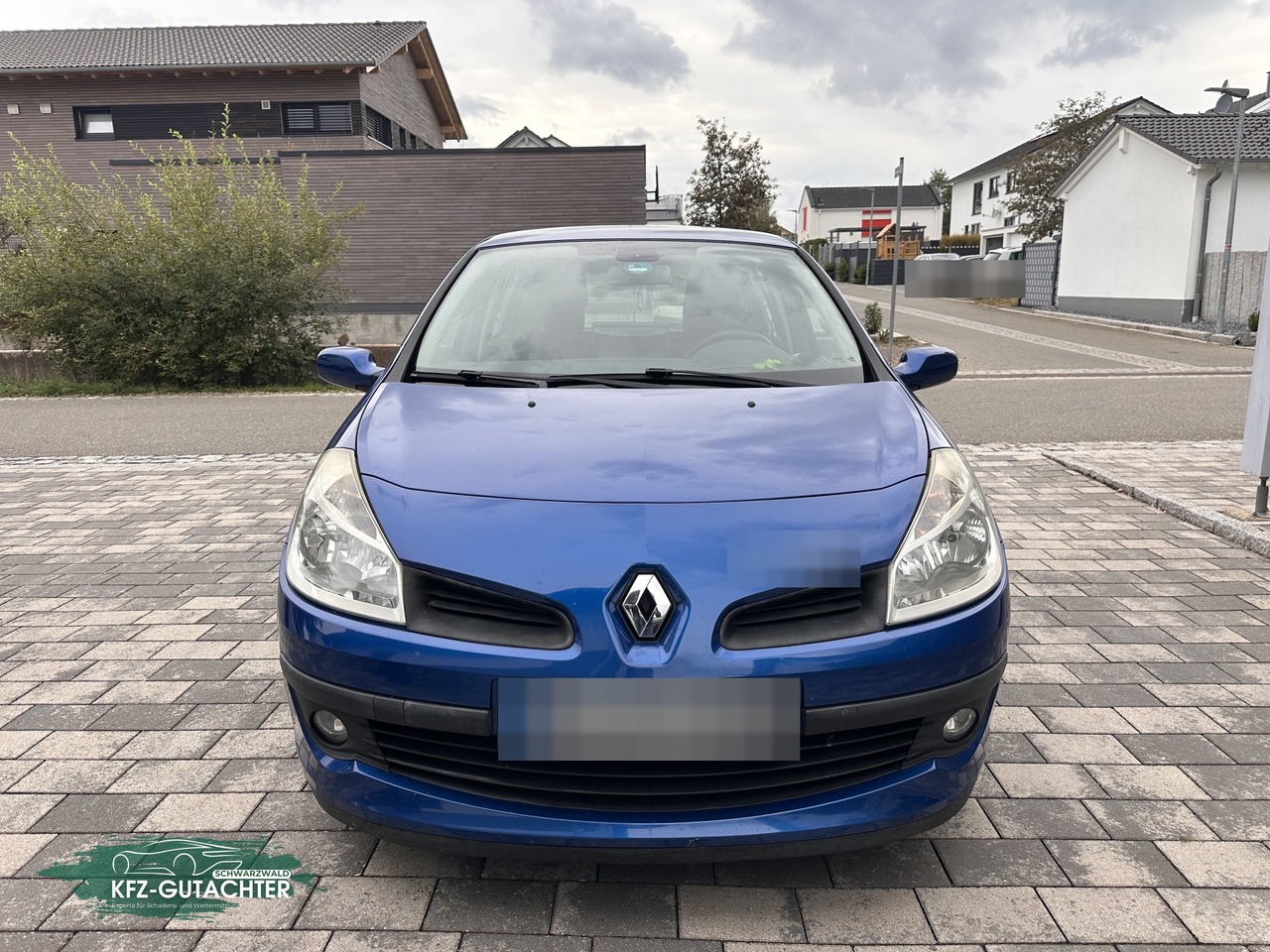 Schadensbeitrag Renault Clio: Front ohne sichtbaren Schaden